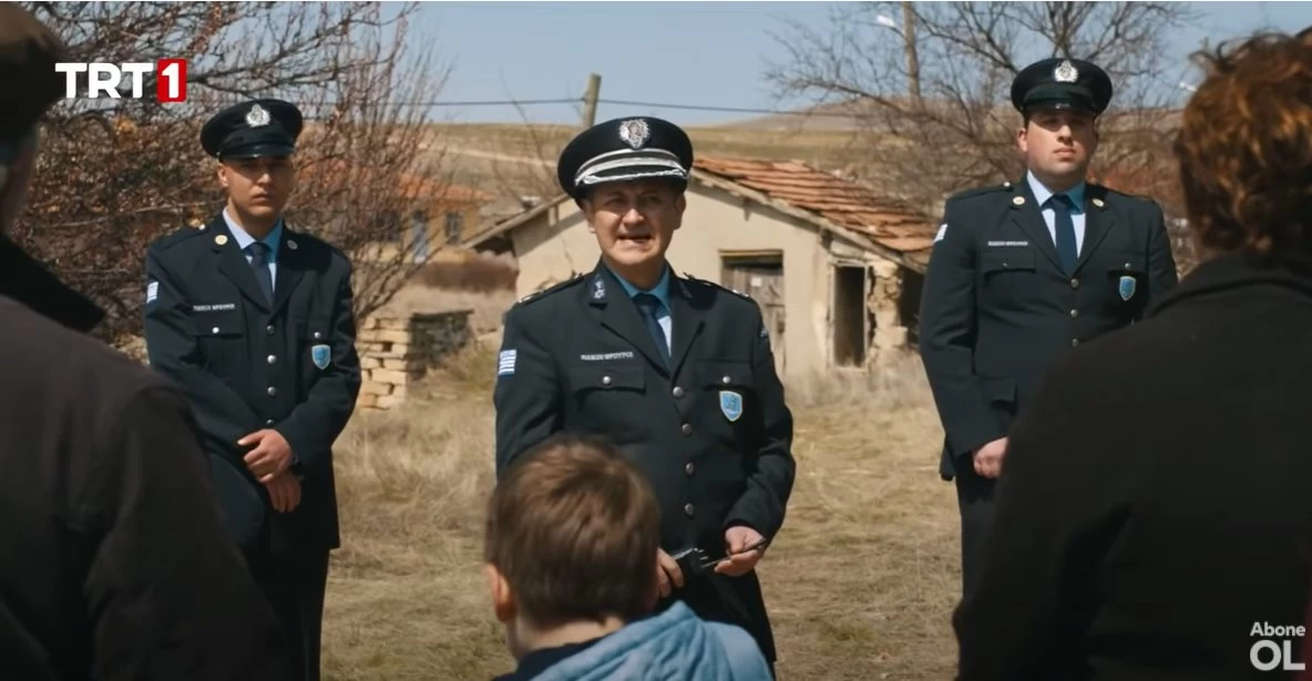 “Η ΜΙΤ δέρνει Έλληνες αστυνομικούς σε τουρκικό χωριό της Κατερίνης”!